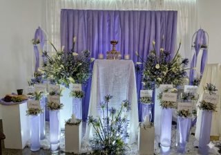 Es un tiempo de reflexión…
Un momento para detenernos y mirar hacia lo más profundo de nuestro corazón.  Que haya sido un tiempo de recogimiento, donde recordamos el mayor acto de amor: Jesús entregó su vida por nosotros… y hoy vive.  La hostia consagrada nos recuerda que Él sigue aquí, vivo, cercano, presente en cada uno de nosotros.  Que este momento nos inspire a ser fieles, a caminar con fe y a vivir como verdaderos discípulos, reflejando su amor en cada acción.  Porque su amor no terminó… permanece. ✨  #Reflexión #Fe #JesúsVive #AmorEterno #PresenciaViva Esperanza TiempoDeDios