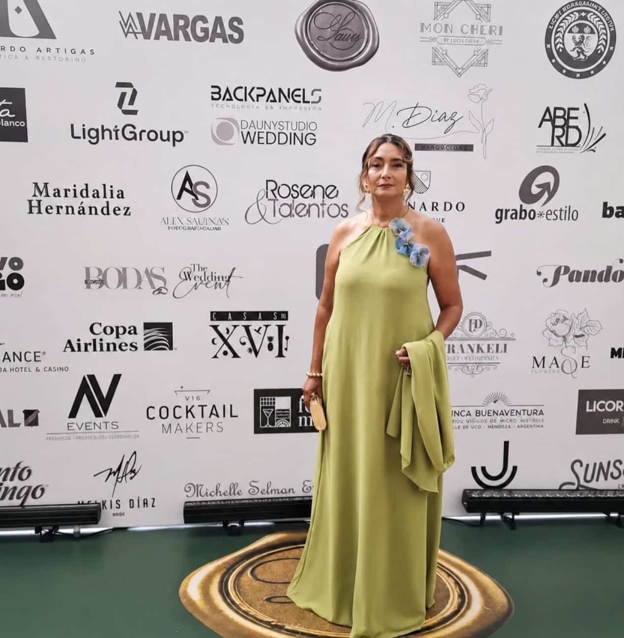Muy orgullosos de participar hoy en los Latin American MICE Awards, estamos nominados como la mejor empresa de eventos corporativos de la región Este de República Dominicana, no sabemos si vamos a ganar, lo importante es dar lo mejor a cada cliente que confia sus eventos a nosotros, nuestra lider @gladysquinonesluxuryweddings es el timón que dirige nuestro equipo, una mujer llena de valores y virtudes que nos enorgullese, su FE EN DIOS, nos inspira y nos hace sentir que somos equipo y que cada uno es IMPORTANTE en la posición que jugamos, que hoy sea una gran noche para nuestra empresa y como nuestra lider nos ha enseñado TODO LO QUE SE PONE EN MANOS DE DIOS PROSPERA...Esta noche nos abandonamos en sus manos @premioslawa @abe.rd @gladysquinonesluxuryweddings
