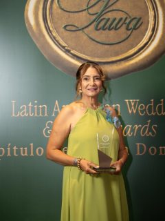 Con inmensa gratitud recibimos el reconocimiento como Mejor Empresa de Eventos Corporativos de la Región Este.  Agradecemos a @premioslawa y a todo su equipo por esta valiosa distinción. Este reconocimiento tiene un significado muy especial, ya que fue la única mujer nominada en esta categoría en la Región Este, demostrando que la pasión, la visión y la perseverancia abren camino a grandes logros.  Gracias a Dios, a nuestros clientes por su confianza y a todo el equipo de Grupo Solex, cuyo compromiso y excelencia hacen posible cada éxito alcanzado.  ¡Este premio es de todos los que han sido parte de este recorrido!