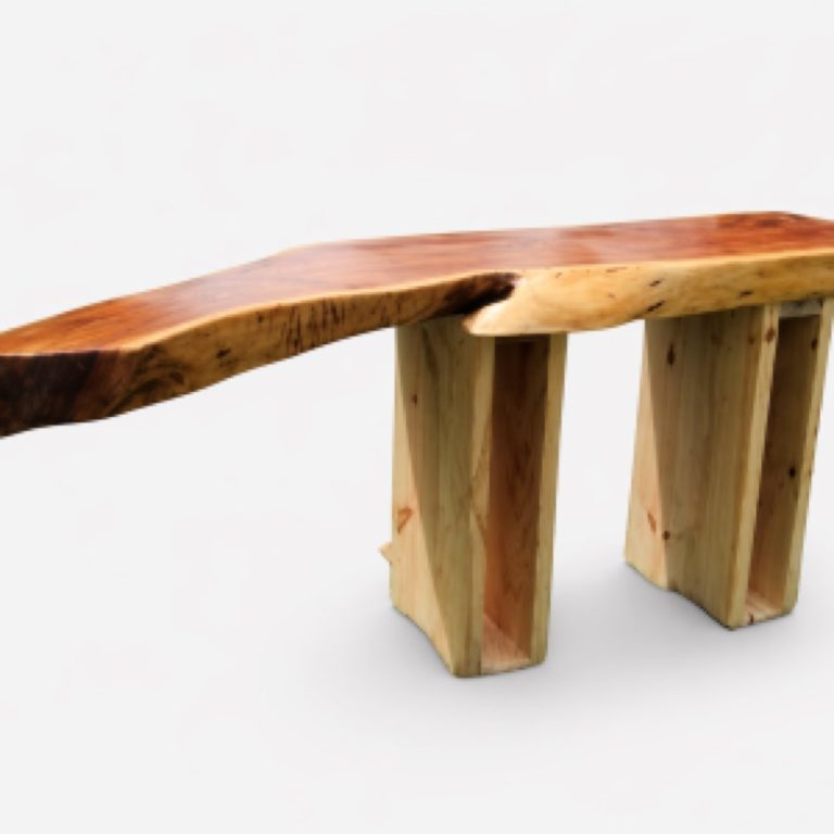 Mesa rústica de madera